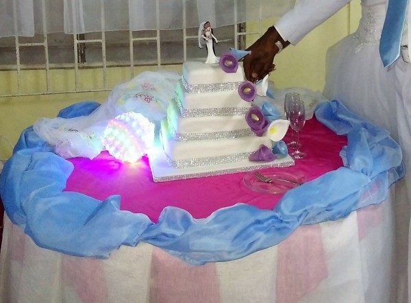 4 Tier Calla Lilies Wedding Cake - Image 2