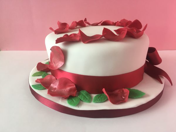 Christmas cake falling petals