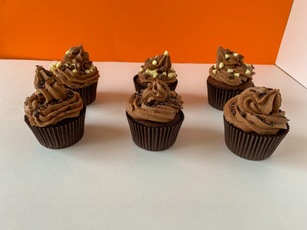 Six chocolate cup cakes